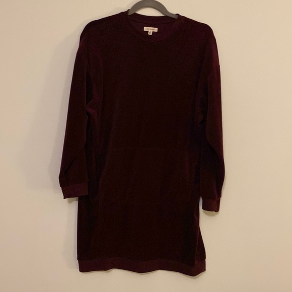 Max Studio Wine Colored Velour Tunic Top with Pockets - Picture 3 of 8